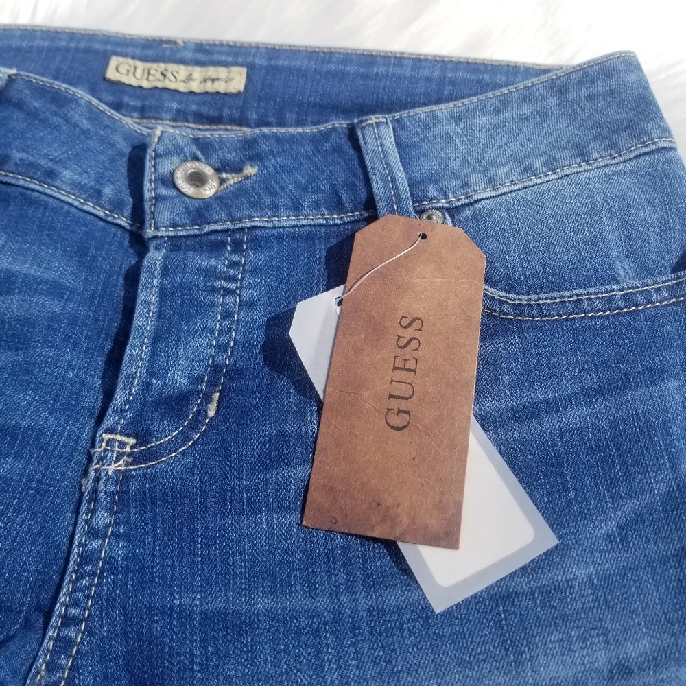 Guess NWT NEW Jean Shorts size 27 denim raw hem summer designer Distressed